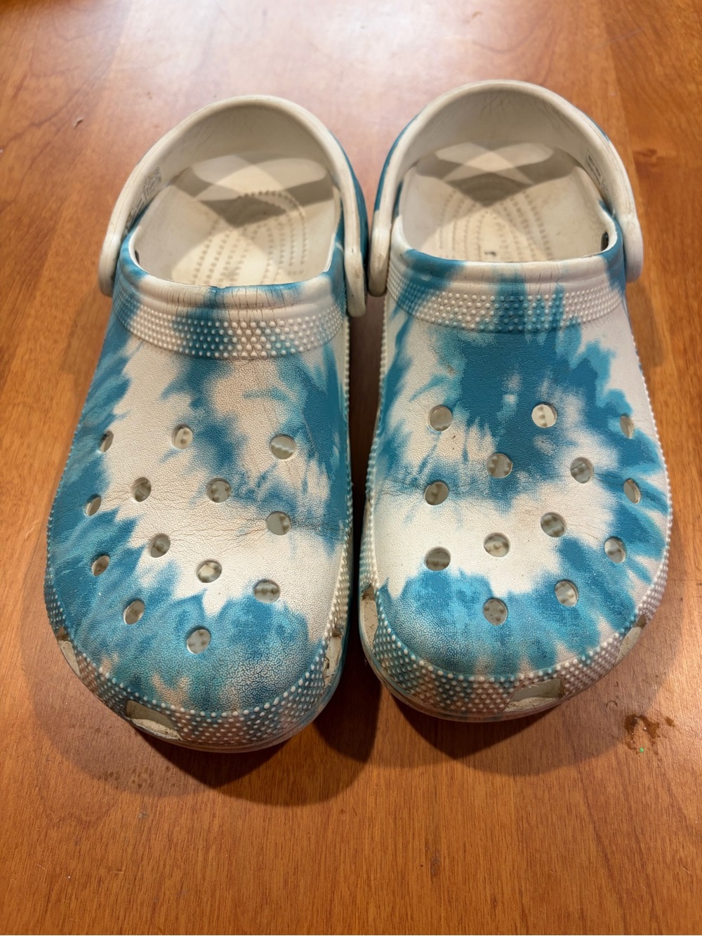 CROCS Men's Tie-Dye Slip-On Clogs - White & Blue